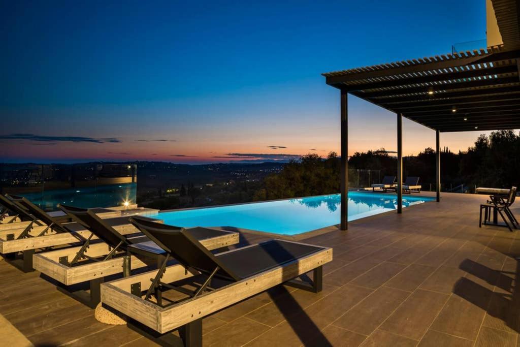 New Villa Blue With Private Pool At Trapezaki Livathos  Екстер'єр фото