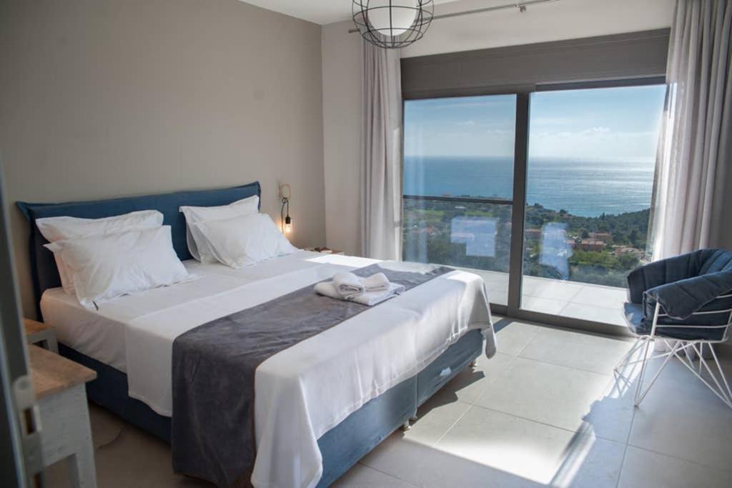 New Villa Blue With Private Pool At Trapezaki Livathos  Екстер'єр фото