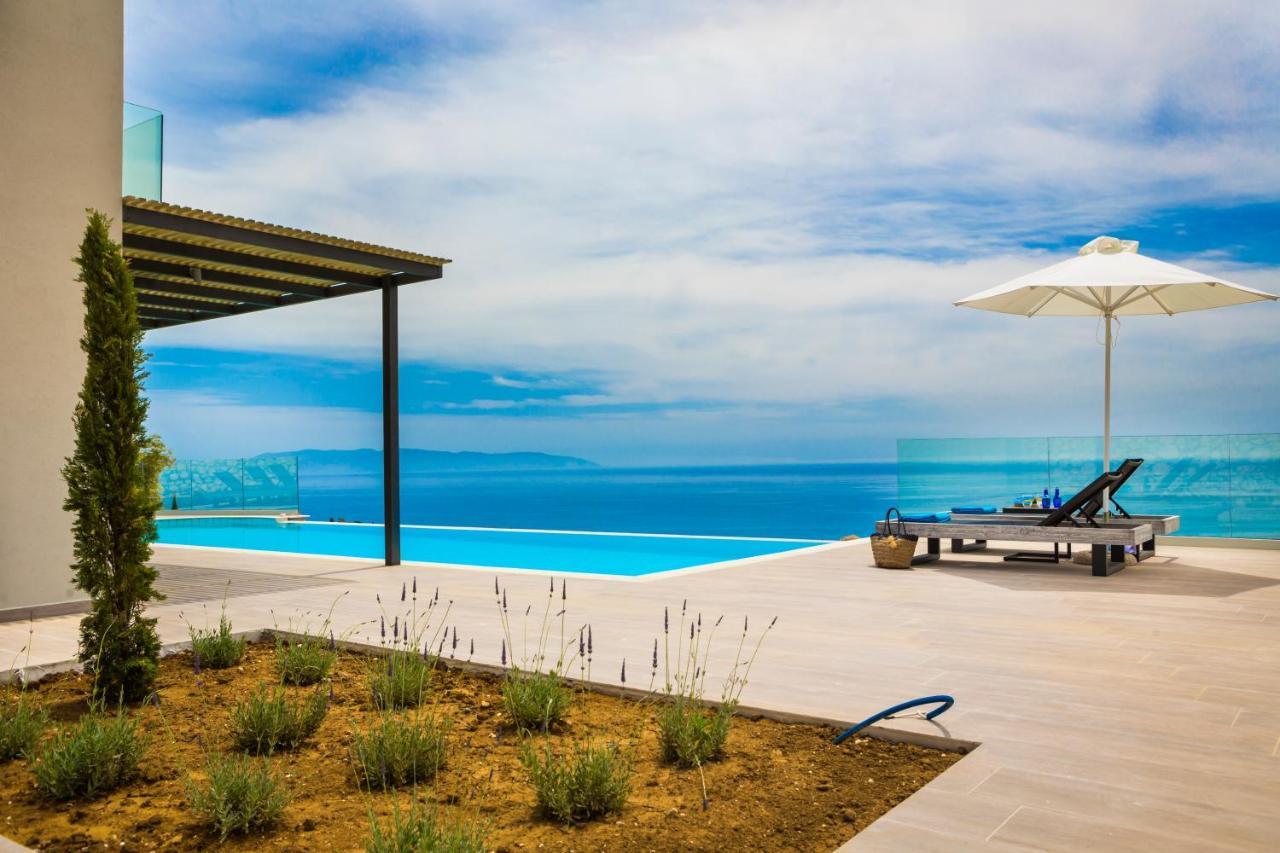 New Villa Blue With Private Pool At Trapezaki Livathos  Екстер'єр фото
